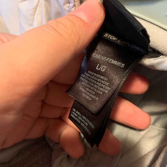 The North Face Puffer - Picture 7 of 7